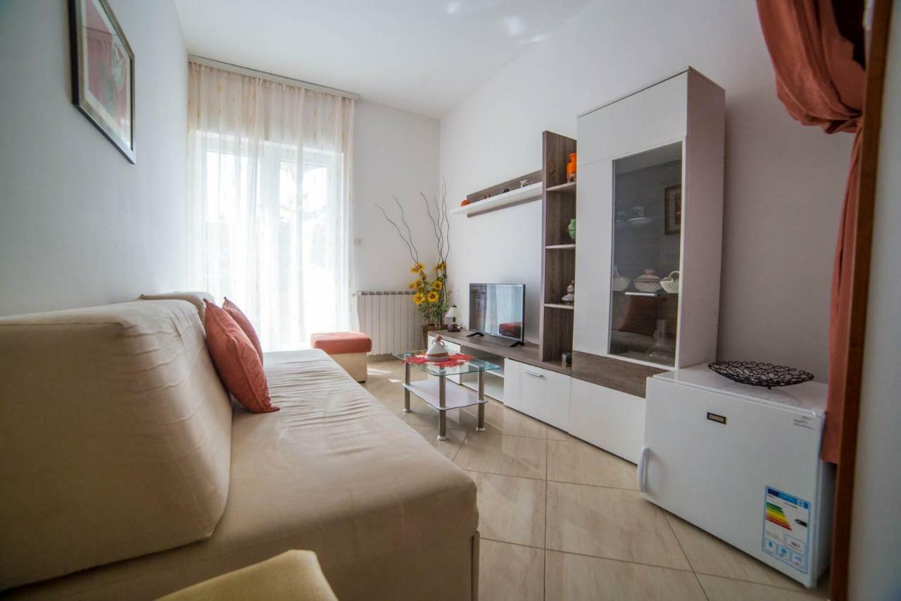 Jenny Apartment